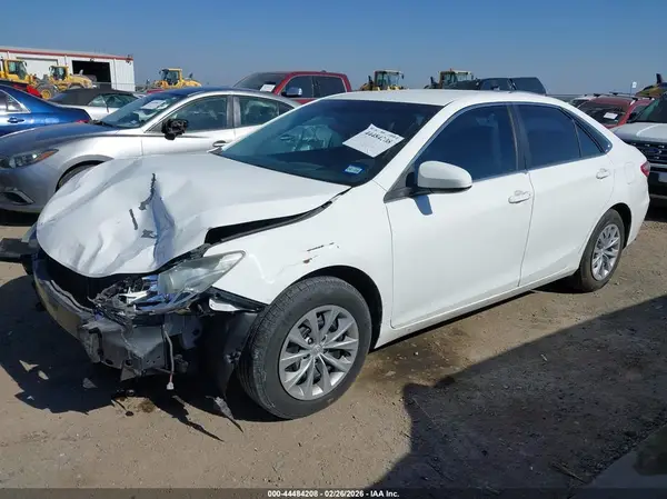 4T4BF1FK9GR580634 2016 TOYOTA CAMRY - Image 2