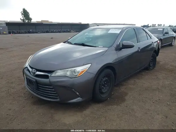 4T4BF1FK9GR584649 2016 TOYOTA CAMRY - Image 2