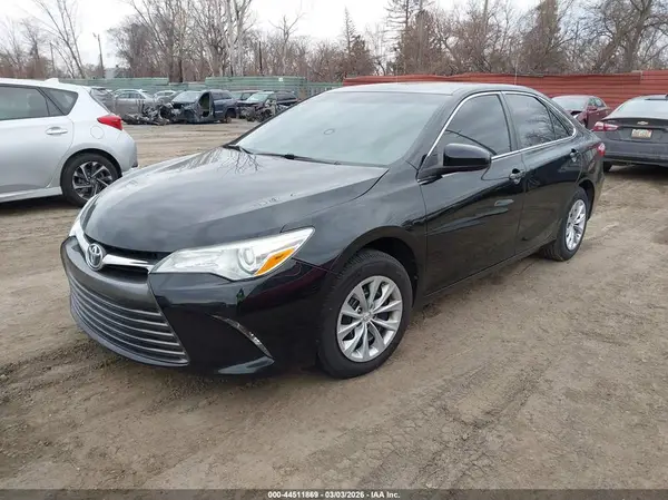 4T4BF1FKXGR518496 2016 TOYOTA CAMRY - Image 2