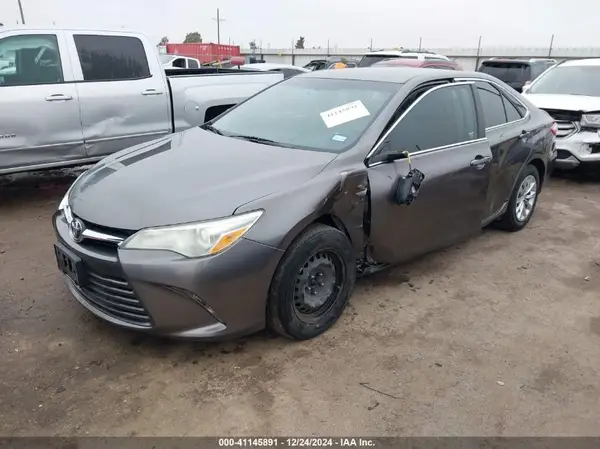 4T4BF1FKXGR519261 2016 TOYOTA CAMRY - Image 2