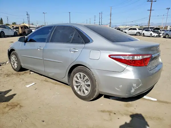 4T4BF1FKXGR520426 2016 TOYOTA CAMRY - Image 2