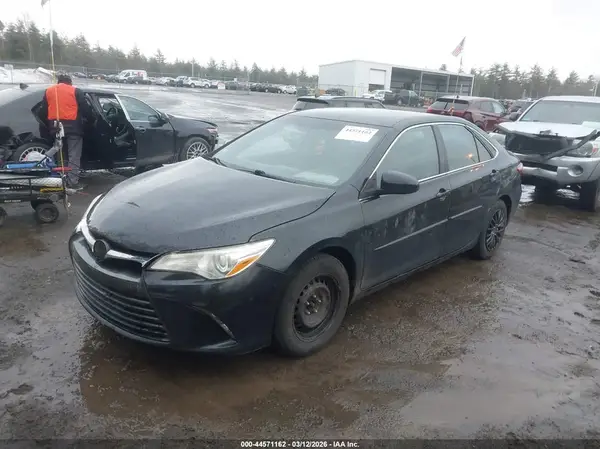 4T4BF1FKXGR522144 2016 TOYOTA CAMRY - Image 2