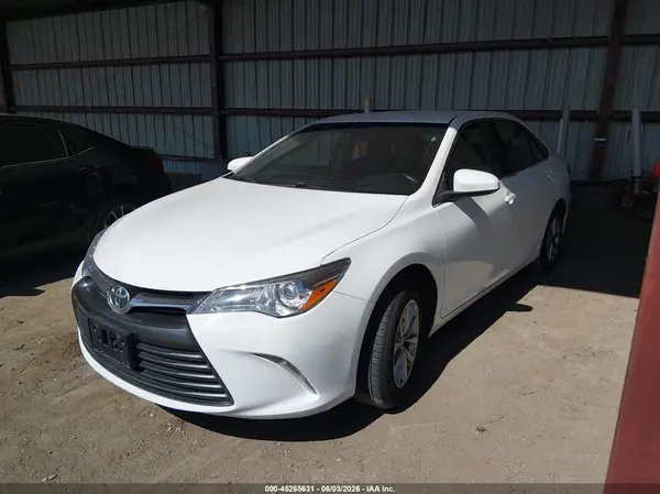 4T4BF1FKXGR522323 2016 TOYOTA CAMRY - Image 2