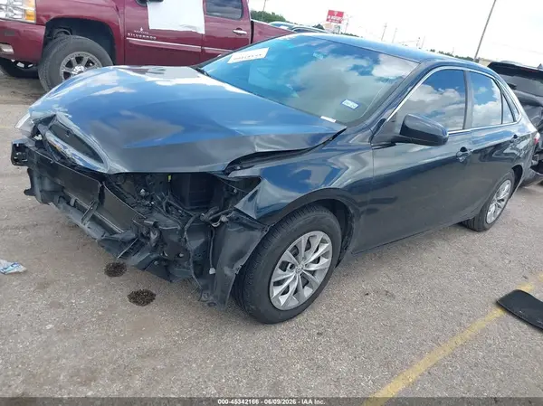 4T4BF1FKXGR522497 2016 TOYOTA CAMRY - Image 2