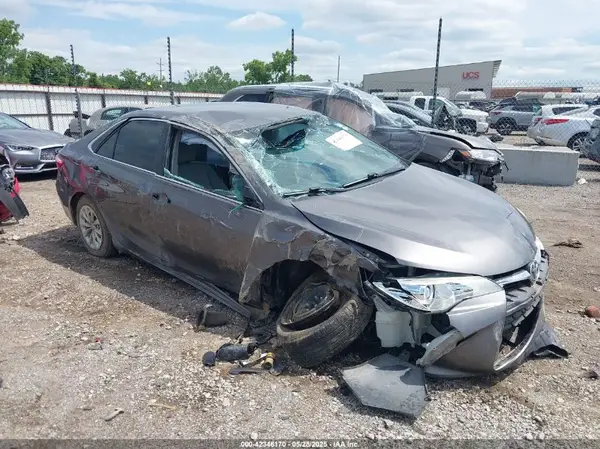4T4BF1FKXGR525660 2016 TOYOTA CAMRY - Image 1
