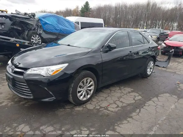 4T4BF1FKXGR526033 2016 TOYOTA CAMRY - Image 2