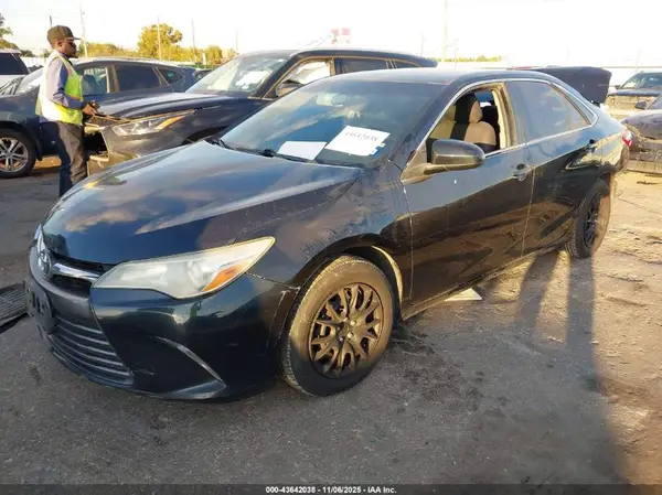 4T4BF1FKXGR527182 2016 TOYOTA CAMRY - Image 2