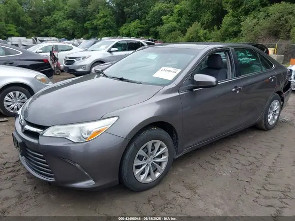 4T4BF1FKXGR527358 2016 TOYOTA CAMRY - Image 2