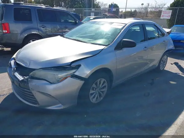 4T4BF1FKXGR528235 2016 TOYOTA CAMRY - Image 2