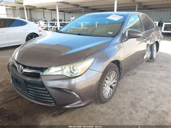 4T4BF1FKXGR529045 2016 TOYOTA CAMRY - Image 2