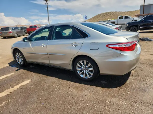 4T4BF1FKXGR529563 2016 TOYOTA CAMRY - Image 2