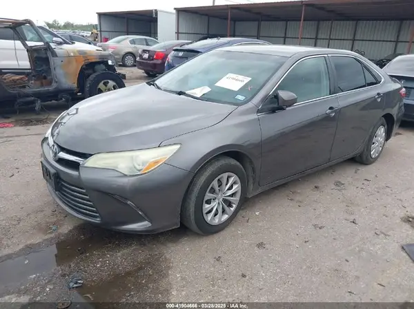 4T4BF1FKXGR536142 2016 TOYOTA CAMRY - Image 2