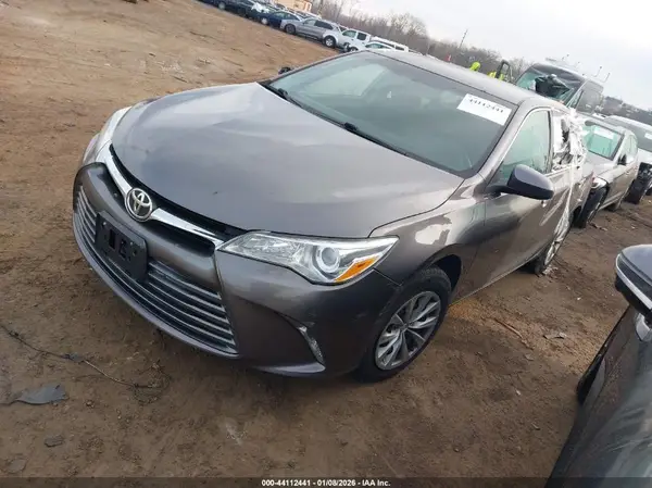 4T4BF1FKXGR540837 2016 TOYOTA CAMRY - Image 2