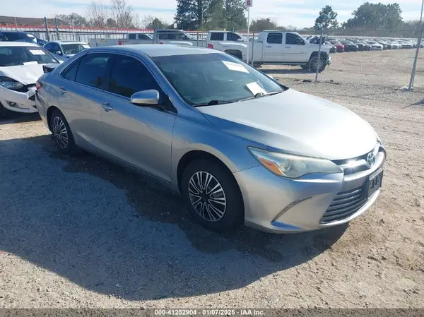 4T4BF1FKXGR543592 2016 TOYOTA CAMRY - Image 1