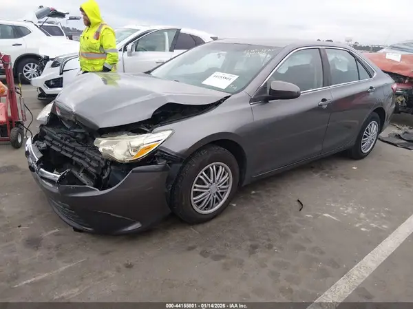 4T4BF1FKXGR561705 2016 TOYOTA CAMRY - Image 2