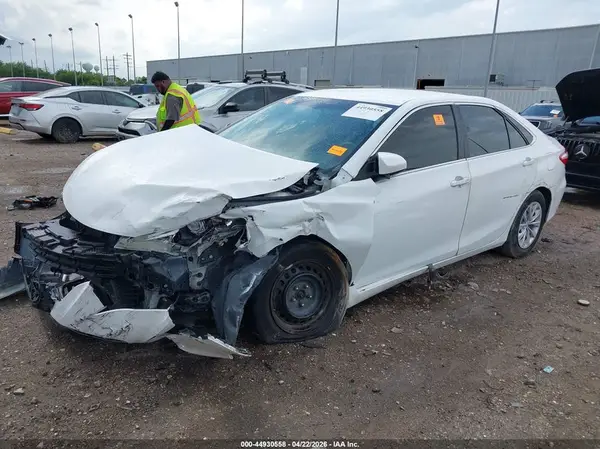 4T4BF1FKXGR564636 2016 TOYOTA CAMRY - Image 2