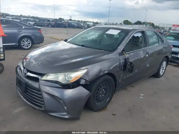4T4BF1FKXGR573594 2016 TOYOTA CAMRY - Image 2