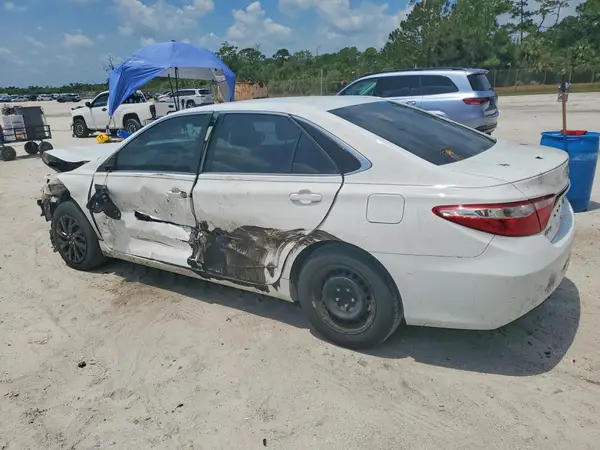 4T4BF1FKXGR574843 2016 TOYOTA CAMRY - Image 2
