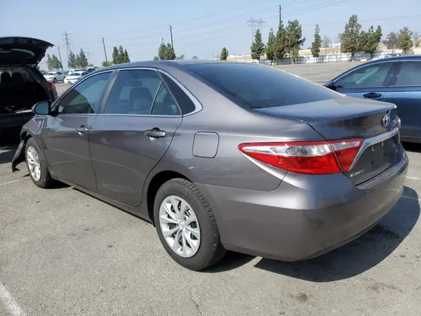 4T4BF1FKXGR577841 2016 TOYOTA CAMRY - Image 2