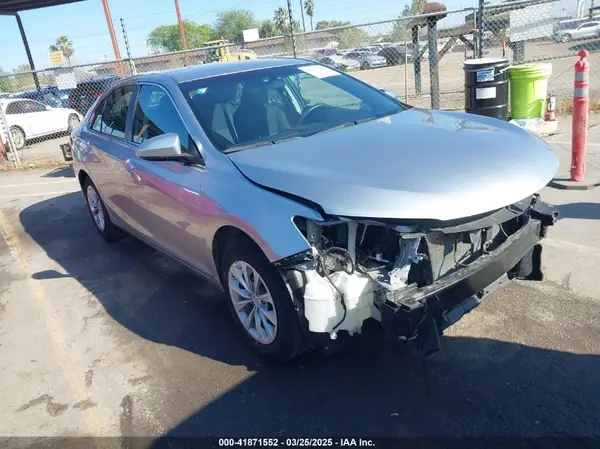 4T4BF1FKXGR582909 2016 TOYOTA CAMRY - Image 1