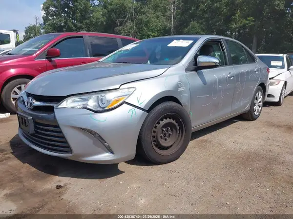 4T4BF1FKXGR584112 2016 TOYOTA CAMRY - Image 2