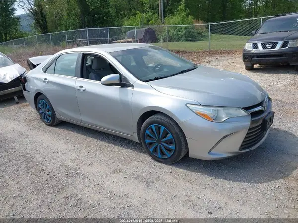 4T4BF1FU0GR542175 2016 TOYOTA CAMRY - Image 1