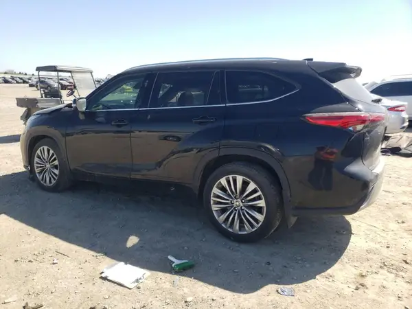 4TDFZRBH1MS061884 2021 TOYOTA HIGHLANDER - Image 2