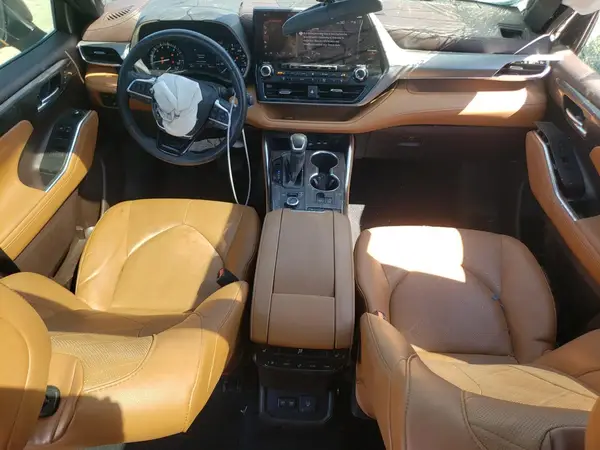 4TDFZRBH1MS061884 2021 TOYOTA HIGHLANDER - Image 8