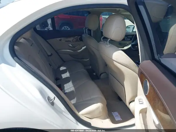 55SWF4JB0GU170482 2016 MERCEDES-BENZ C-KLASSE - Image 8