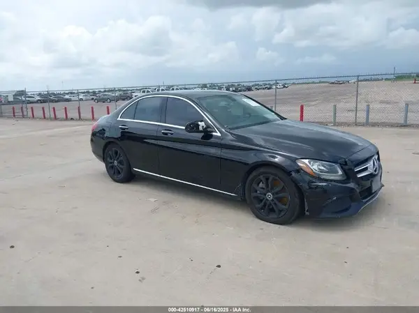 55SWF4JB0HU215079 2017 MERCEDES-BENZ C-KLASSE - Image 1