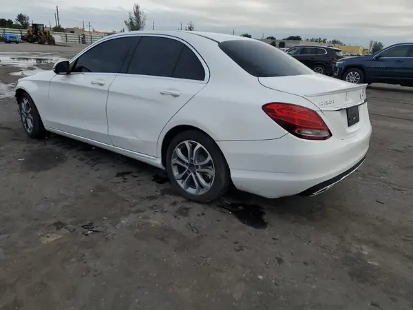 55SWF4JB0HU215633 2017 MERCEDES-BENZ C-KLASSE - Image 2