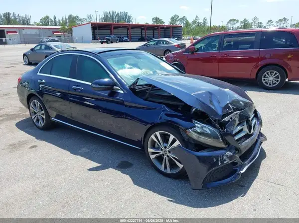 55SWF4JB0HU219942 2017 MERCEDES-BENZ C-KLASSE - Image 1
