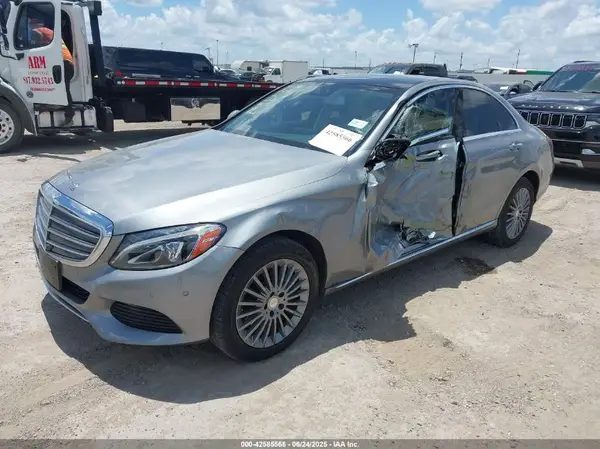 55SWF4JB1GU147843 2016 MERCEDES-BENZ C-KLASSE - Image 2
