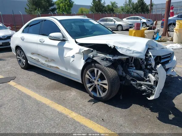55SWF4JB1GU173097 2016 MERCEDES-BENZ C-KLASSE - Image 1