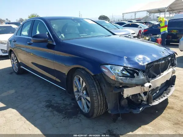 55SWF4JB1HU187647 2017 MERCEDES-BENZ C-KLASSE - Image 1