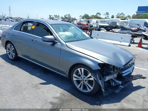 55SWF4JB1HU233879 2017 MERCEDES-BENZ C-KLASSE - Image 1