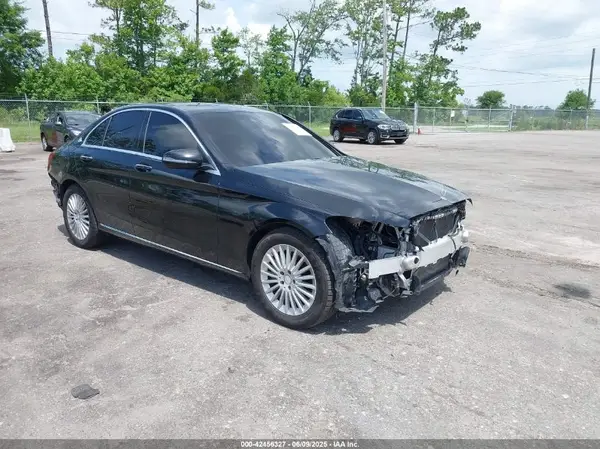 55SWF4JB2HU188726 2017 MERCEDES-BENZ C-KLASSE - Image 1