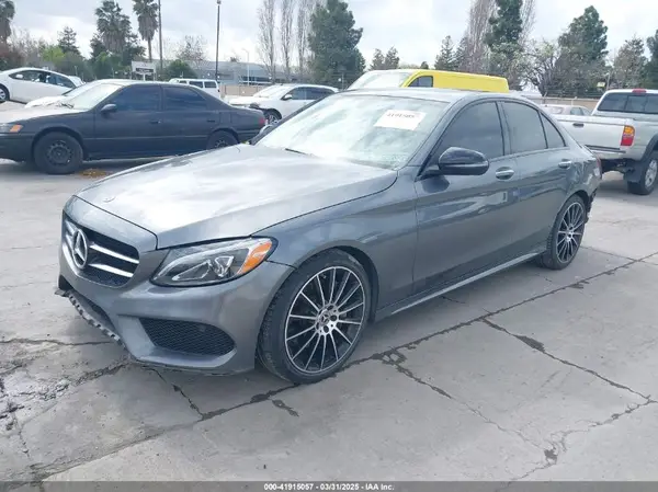 55SWF4JB2JU253953 2018 MERCEDES-BENZ C-KLASSE - Image 2