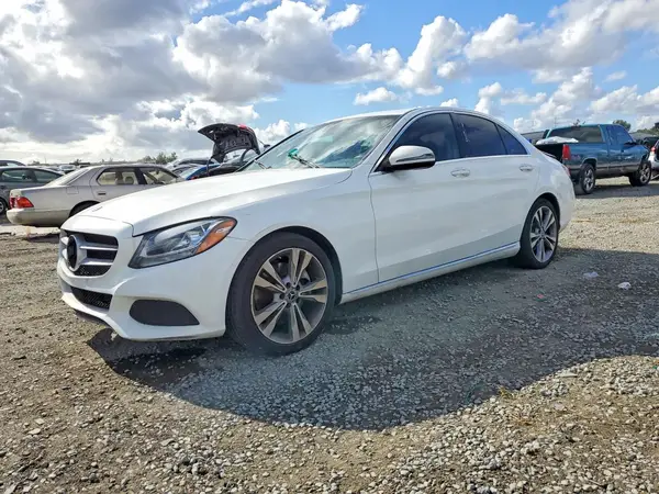 55SWF4JB2JU257520 2018 MERCEDES-BENZ C-KLASSE - Image 1