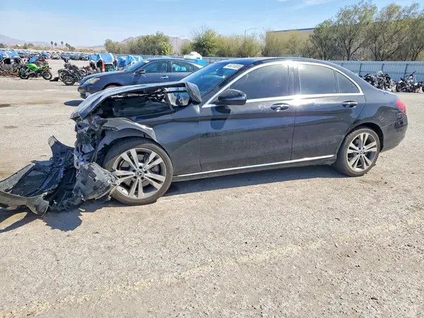 55SWF4JB2JU263897 2018 MERCEDES-BENZ C-KLASSE - Image 1