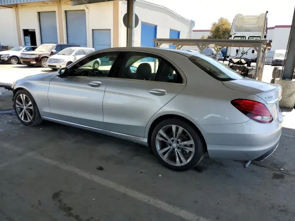 55SWF4JB3GU164983 2016 MERCEDES-BENZ C-KLASSE - Image 2