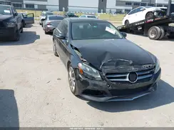 55SWF4JB3HU196799 2017 MERCEDES-BENZ C-KLASSE