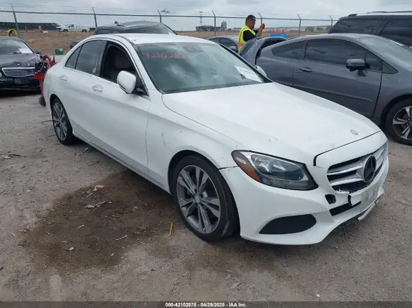 55SWF4JB3HU207476 2017 MERCEDES-BENZ C-KLASSE - Image 1