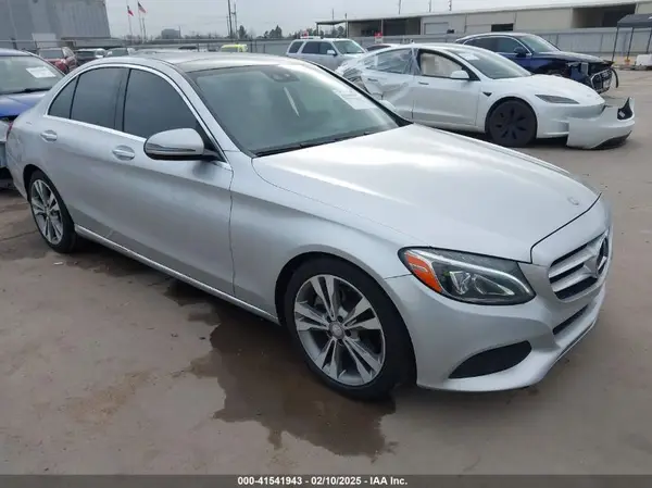 55SWF4JB3HU208806 2017 MERCEDES-BENZ C-KLASSE - Image 1