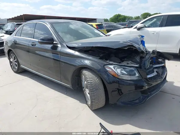 55SWF4JB3HU217599 2017 MERCEDES-BENZ C-KLASSE - Image 1