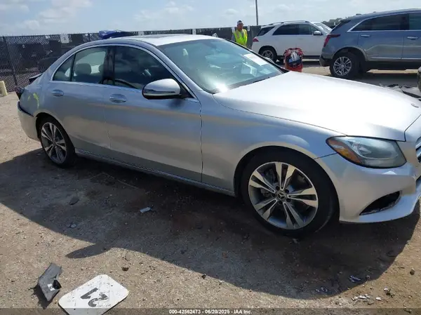 55SWF4JB4JU239701 2018 MERCEDES-BENZ C-KLASSE - Image 1