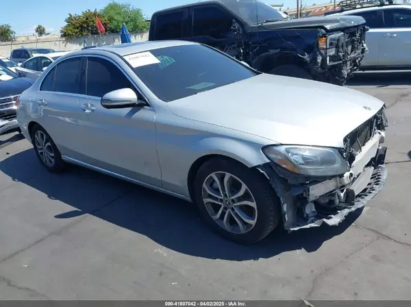 55SWF4JB4JU257082 2018 MERCEDES-BENZ C-KLASSE - Image 1