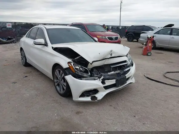 55SWF4JB4JU267885 2018 MERCEDES-BENZ C-KLASSE - Image 1