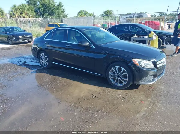 55SWF4JB5HU197288 2017 MERCEDES-BENZ C-KLASSE - Image 1