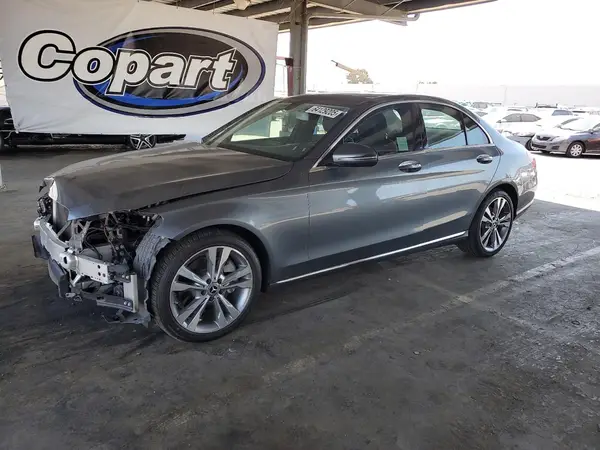 55SWF4JB5HU233500 2017 MERCEDES-BENZ C-KLASSE - Image 1